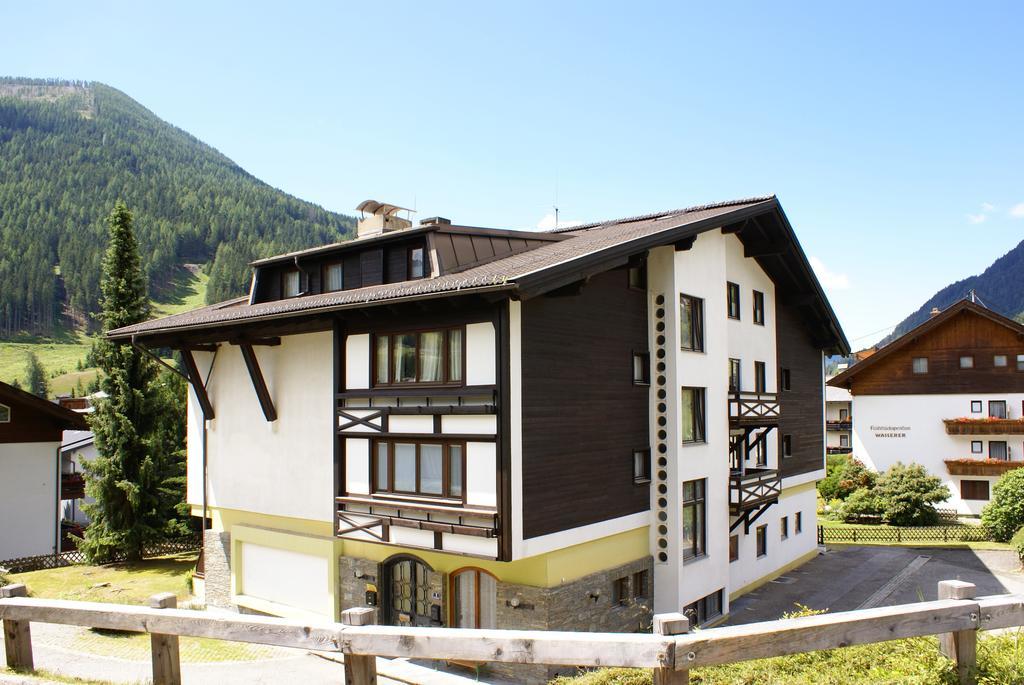 Haus Schuschnig Apartamento Bad Kleinkirchheim Exterior foto