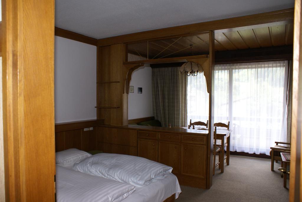 Haus Schuschnig Apartamento Bad Kleinkirchheim Quarto foto