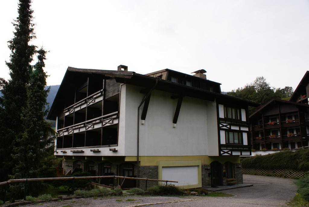 Haus Schuschnig Apartamento Bad Kleinkirchheim Exterior foto